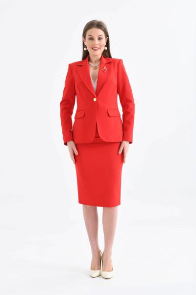 Broş Detay Etekli Kadın Takım Elbise Kırmızı