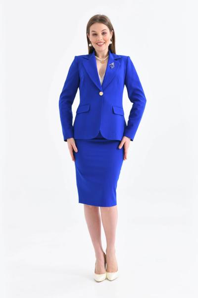 Broş Detay Etekli Kadın Takım Elbise Saks Mavisi