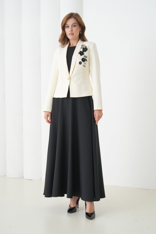 Çiçek Baskılı Kloş Elbiseli Kadın Takım Elbise Ekru-siyah