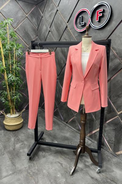 Düğmeli Atlas Kadın Takım Elbise Şeker Pembesi