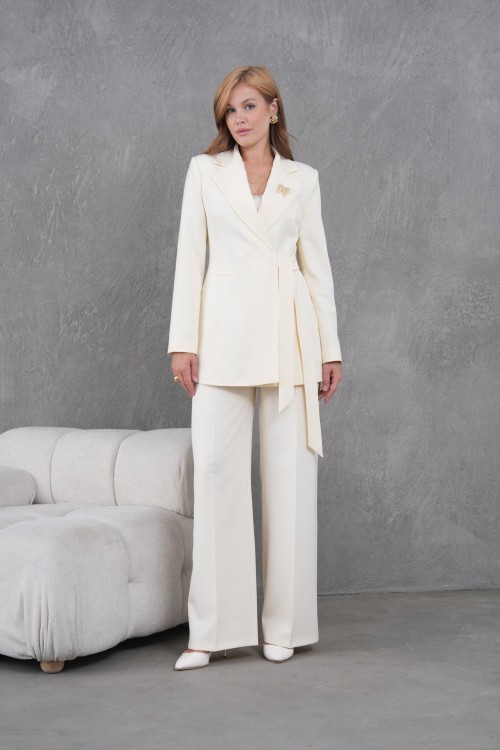 Kuşaklı Ceket Bol Paça Pantolonlu Kadın Takım Ekru