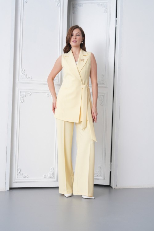 Kuşaklı Broş Detay Yelekli Kadın Takım Limon
