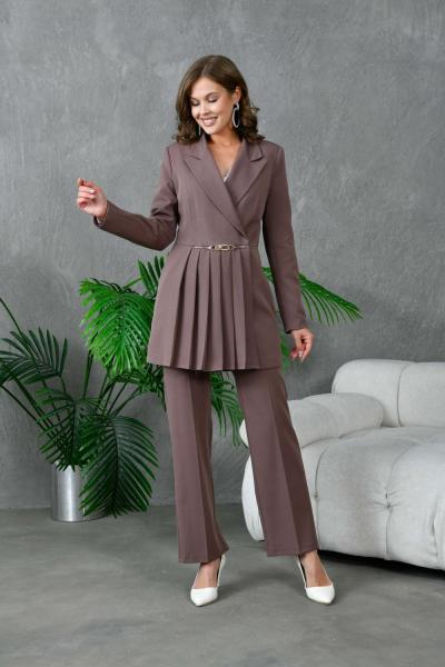 Toka Detaylı Pileli Kadın Takım Elbise Vizon