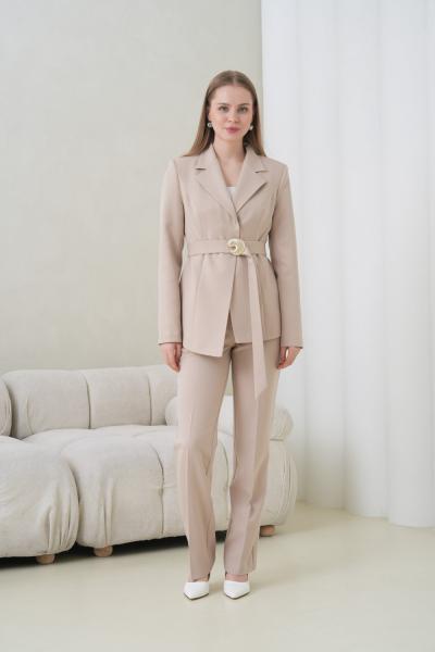 Tokalı Kuşak Ceketli Kadın Takım Elbise Bej