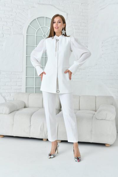 Yaka Taş İşlemeli Çıtçıtlı Yelekli Kadın Takım Beyaz